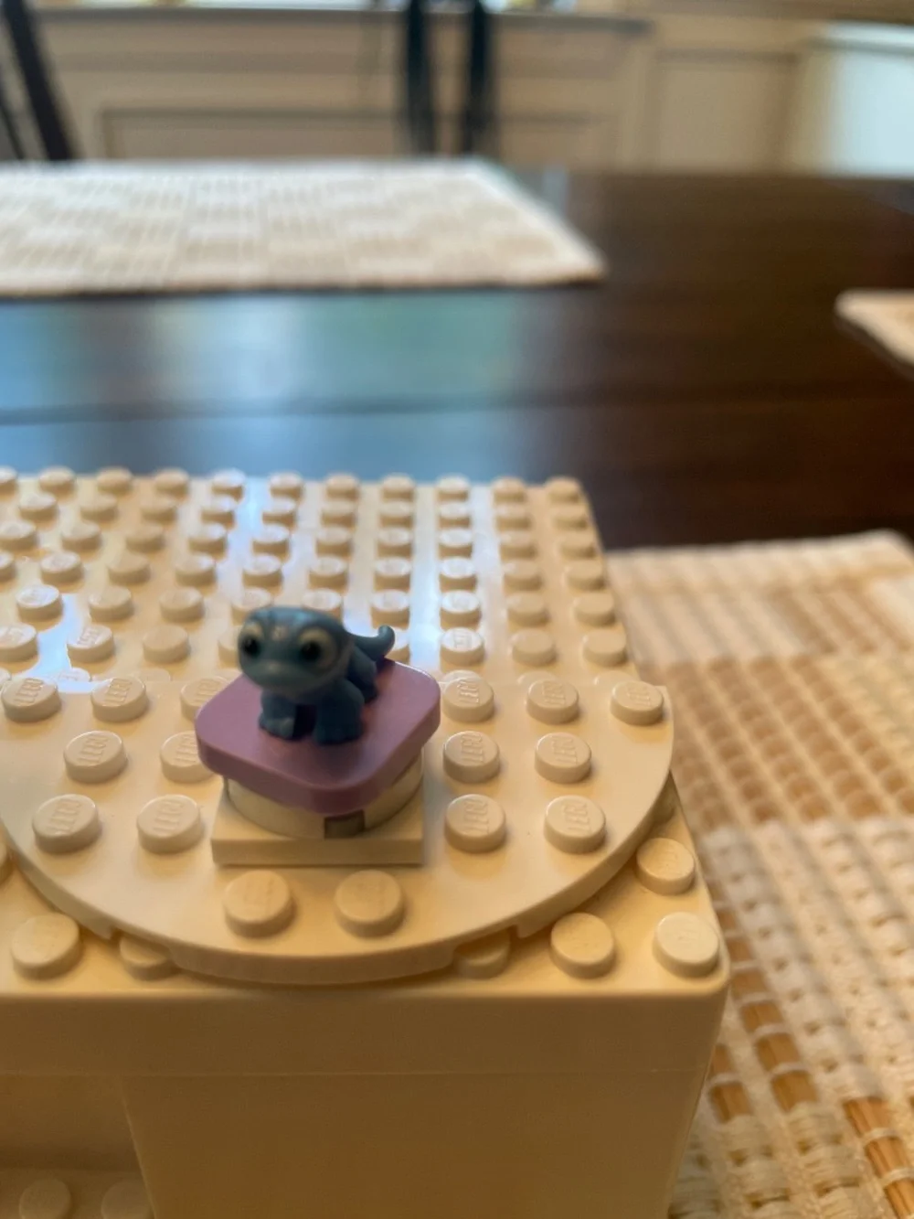 Lego Frozen Elsa and Anna figures